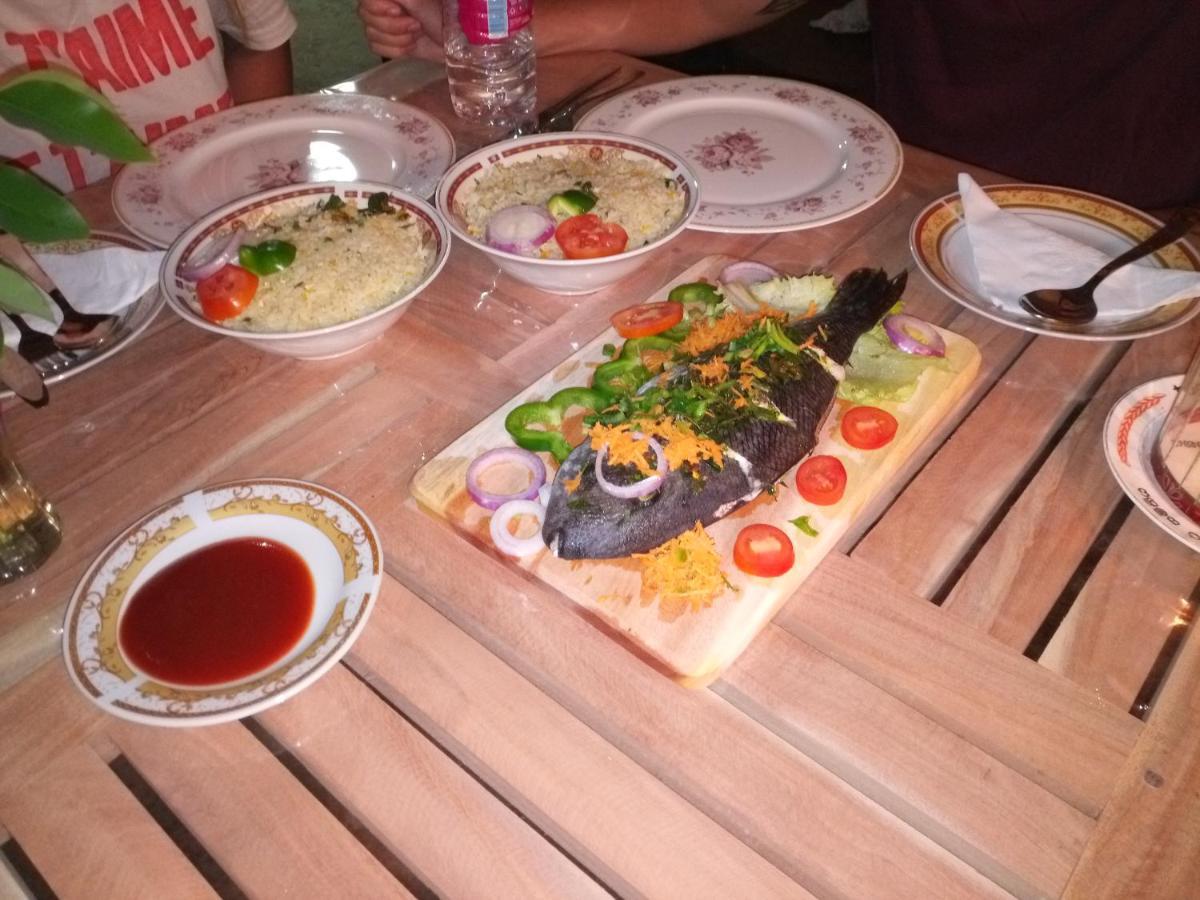Silent Peacock Villa And Peacock Cafe Tangalle Luaran gambar